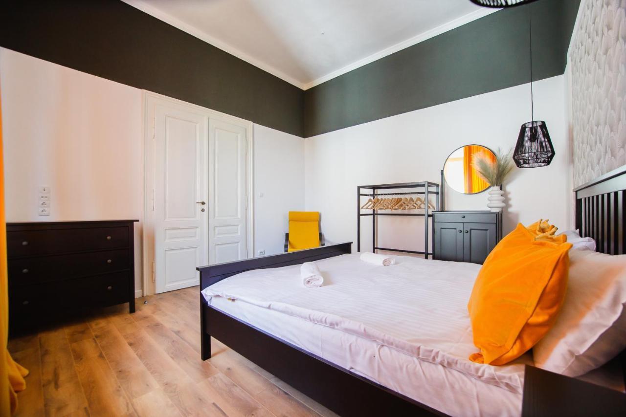 Super Central Spacious Apartment Oradea Exterior foto