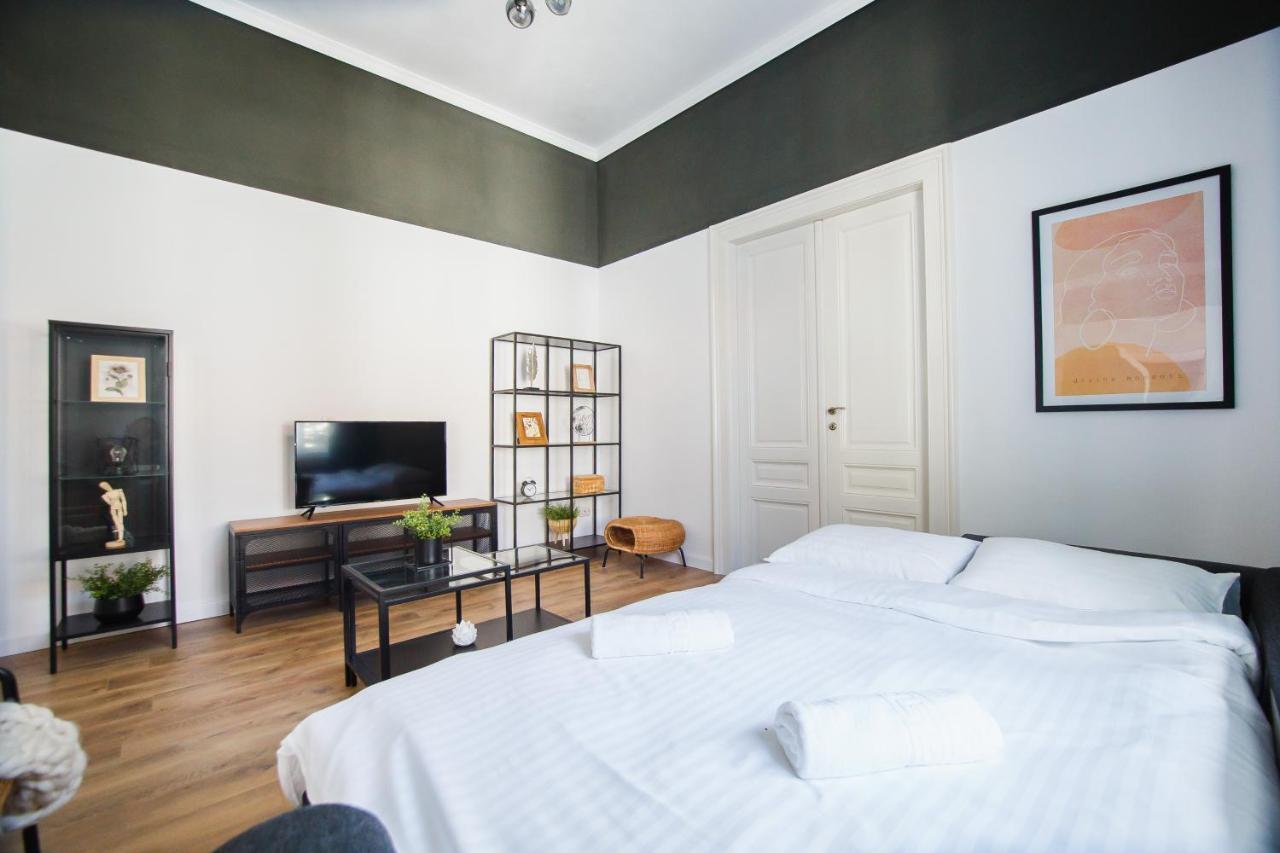 Super Central Spacious Apartment Oradea Exterior foto